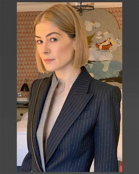 Pin By Neftis On Rosamund Rosamund Pike Gone Girl Rosamund Pike 90s