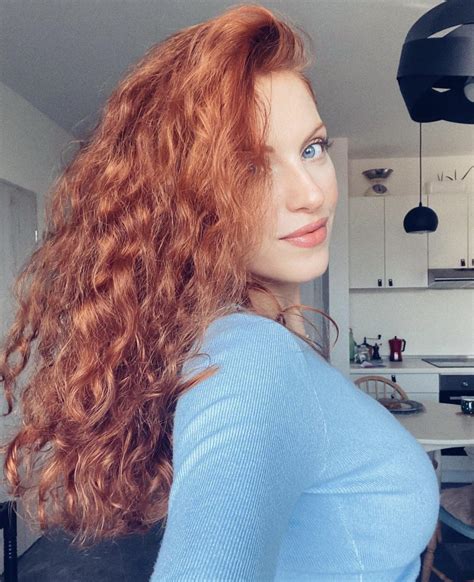 Gorgeous Stacked Ginger R2busty2hide