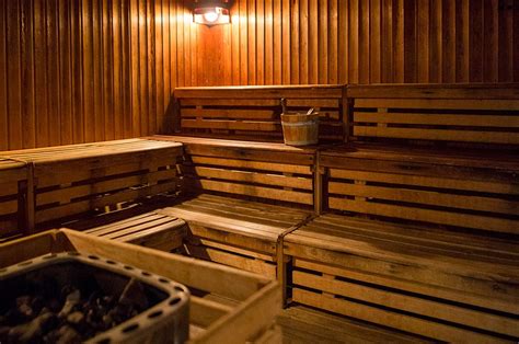 Cu Les Son Las Precauciones Y Los Beneficios De La Sauna Finlandesa La Finca Resort Spain