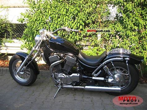 Bonjour, mon père à fait l'acquisition, d'un model de 1996 en 1400 intruder, mais impossible de trouver une revue technique, donc si vous avez des informations pour m'aider elles sont les bienvenue. 1996 Suzuki VS 1400 GLP Intruder - Moto.ZombDrive.COM