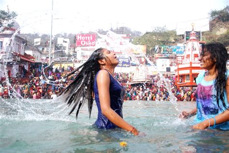 Ardh Kumbh Devotees Take Holy Dip In Ganga