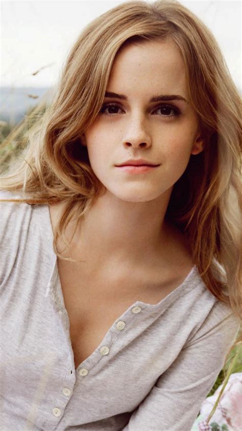 Emma Watson Glamour Wallpaper