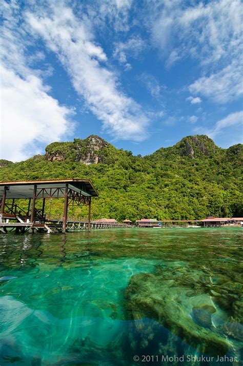 The park features eight beautiful islands that boast remarkable sceneries and a diverse marine ecosystem. Bohey Dulang, Tun Sakaran Marine Park | PHOTOGRAPHY ...