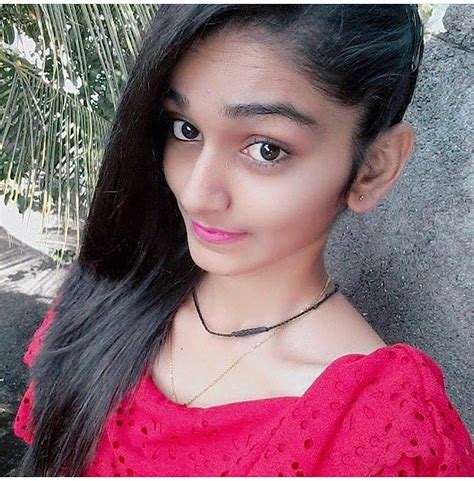 Orijinal Duvar Kağıdını Indirin Sevimli Hintli Kızlar Instagram Hd
