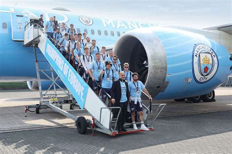 Etihad Airways Fly Manchester City Back On A Club Themed Dreamliner