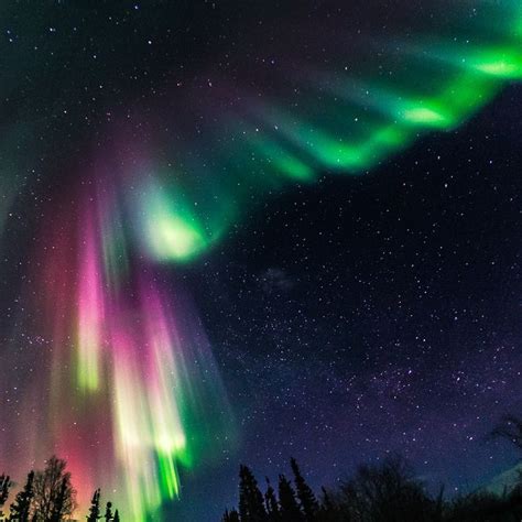 Hypnotic Northern Lights Time Lapse Captured Over 2 Magical Nights In