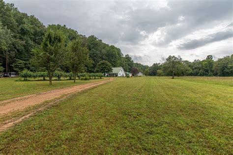 Country Home For Sale With Acreage In Hohenwald Tennessee