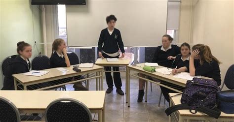 El club estudiantes de la plata (en forma abreviada: Debates entre estudiantes secundarios en la UP | Pasó en la UP | Facultad de Derecho ...