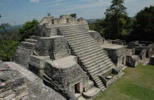 A Guide To Visiting Maya Ruins In Belize Belize Maya Ruins