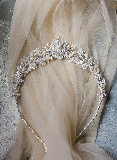 Siena Tiara Delicate Floral Wedding Tiara With Lace And Pearls — Edera