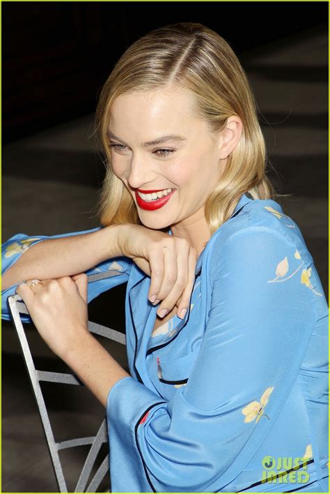 Margot Robbie Gets Emotional When Learning About Sag Award Nomination Watch Now Photo