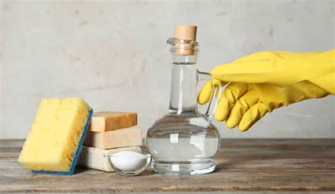 Які предмети категорично не можна чистити та мити оцтом
