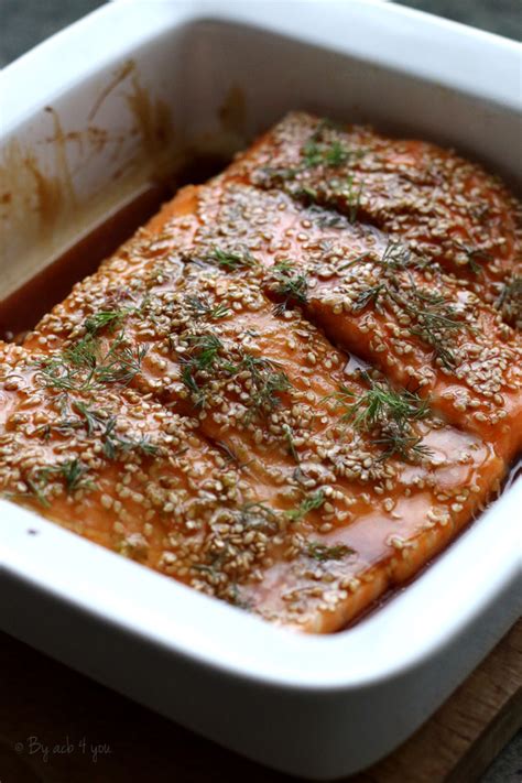 Saumon au four sauce soja et sésame comme un tataki