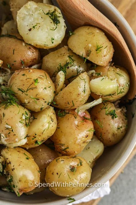 Drain the water and potatoes into a large colander. Boiled Red Potatoes With Garlic And Butter : Boiled Potatoes With Butter And Parsley Sandra S ...