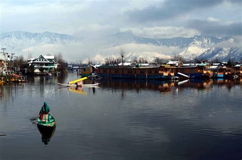 Photo Gallery Kashmir Covered With Snow In This Winter Webdunia English