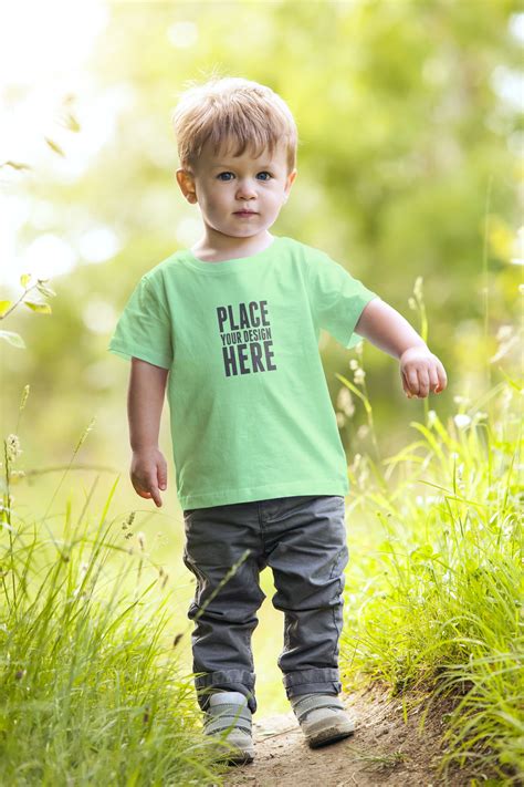 Download Mockup Camiseta Infantil Criança em 2020 | Camisetas para ...