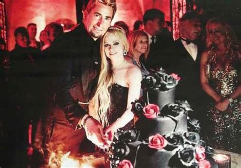 Casamento Em Andamento Casamento Gótico De Avril Lavigne E Chad Kroeger