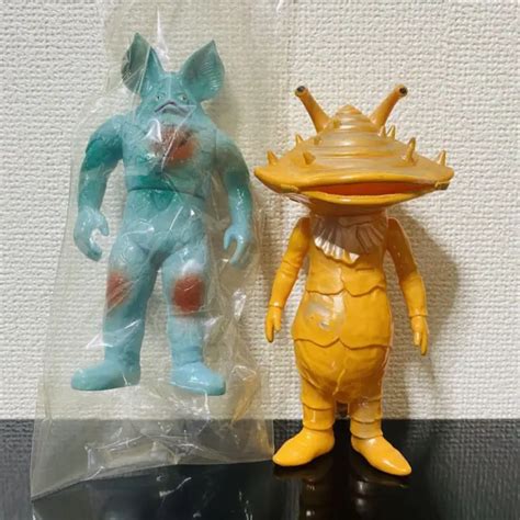 Ultraman Ultra Kaiju Monster Kanegon And Icarus Alien Sofubi Figure Set