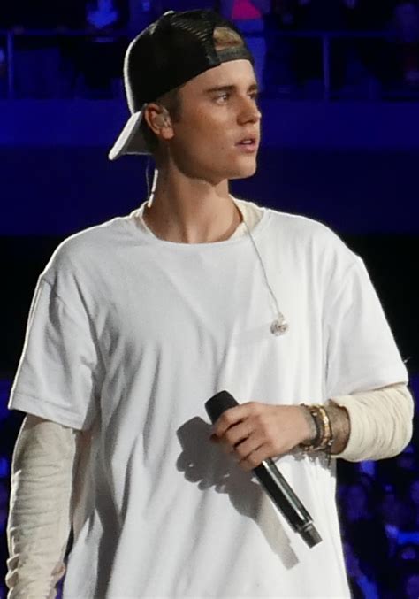 Justin bieber — boyfriend 02:51. Justin Bieber - Wikipédia, a enciclopédia livre
