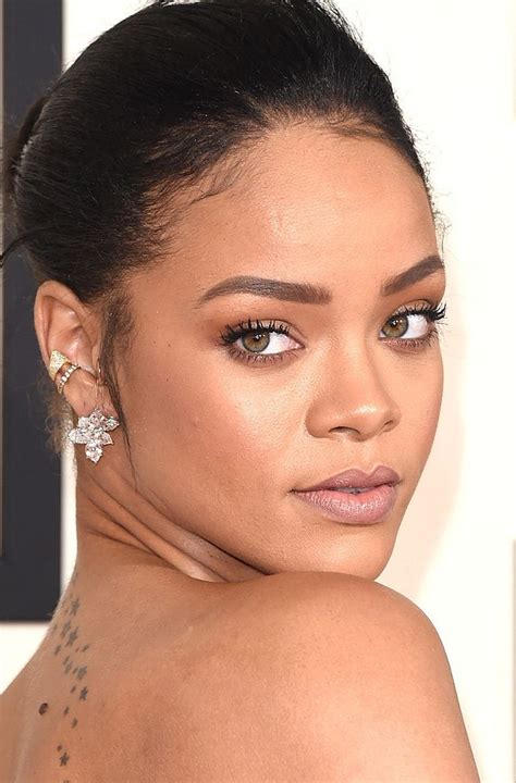 Anéis De Orelha Moda Rihanna Estilo Rihanna Rihanna Fenty Rihanna