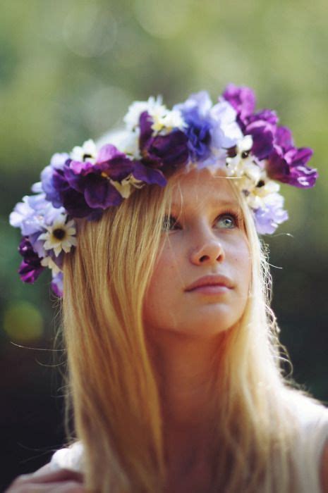 Dont Forget To Wear Beautiful Flowers In Your Hair This Summer The