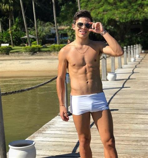 Thomaz Costa Foto Reprodução Instagram Rapazes bonitos Sunga praia Homens