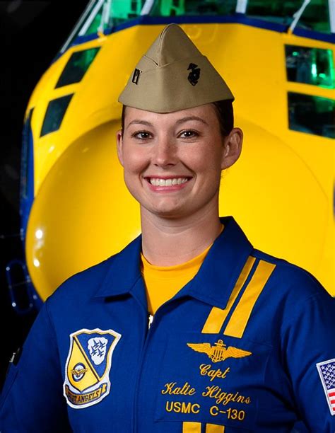 7 captain katie higgins the first woman to become a blue angel female marines female pilot