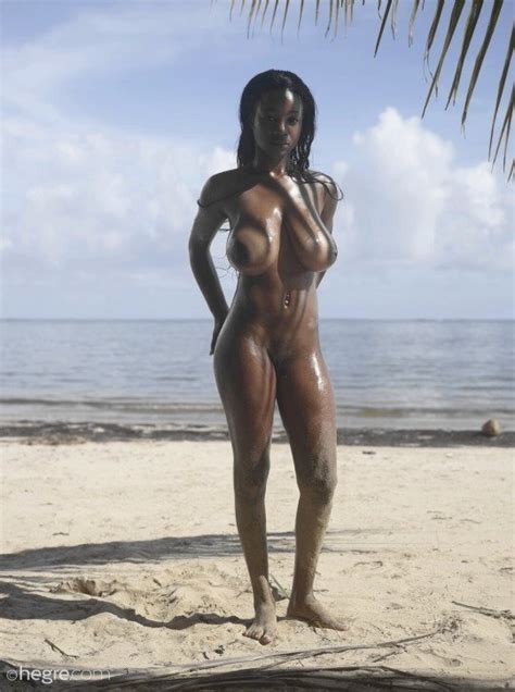 Sexy Dark Skinned Black Woman Naked In Public On Beachrunner