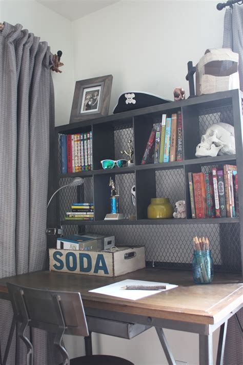 Teen Boy Desk 35 Ideas To Organize And Decorate A Teen Boy Bedroom