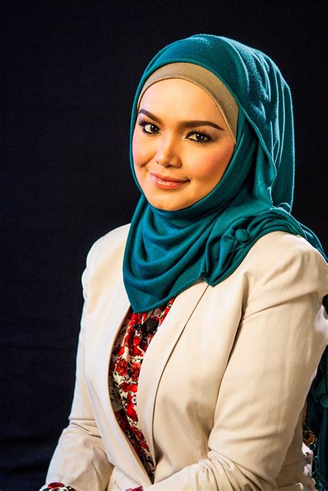 Gambar Siti Nurhaliza Bertudung Penuh