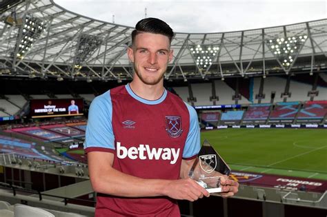 Declan rice west ham england. Declan Rice de West Ham dévoile son incroyable équipe FUT ...