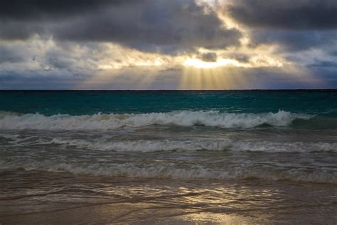 First Sunrise Of The Year At Horseshoe Bay Beach Bermuda Flickr
