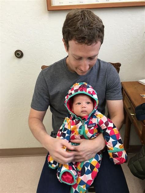 In a long note posted on facebook. Vaccin : une photo publiée par Mark Zuckerberg fait polémique