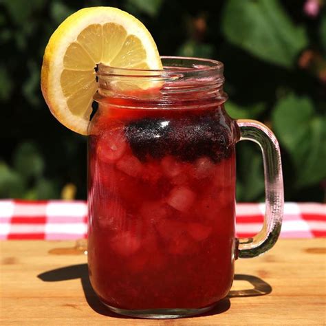 Fresh Blackberry Bourbon Lemonade Tastyhappyhour Presented By Bulleit