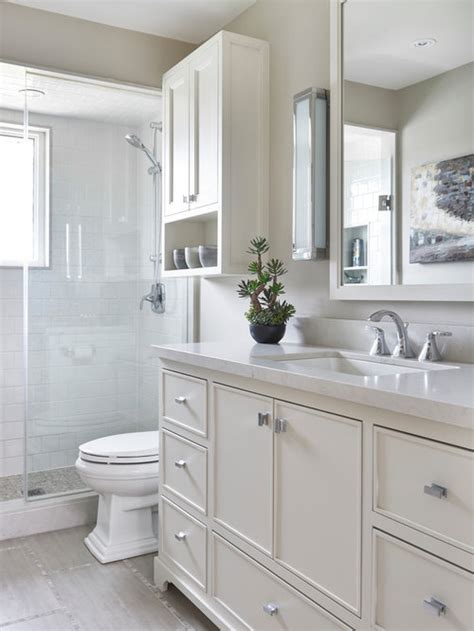 This wonderful bathroom from ashley montgomery design is the perfect combination of modern and trendy. Best Traditional Bathroom Design Ideas & Remodel Pictures ...