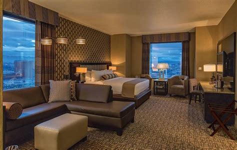 The Golden Nugget Adds 74 Gold Club Rooms To The Rush Tower Haute Living