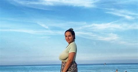 Busty Laura On Vacation 9gag