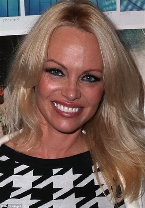 Blonde Bombshell Pamela Anderson Still Got It Going On Celeblr