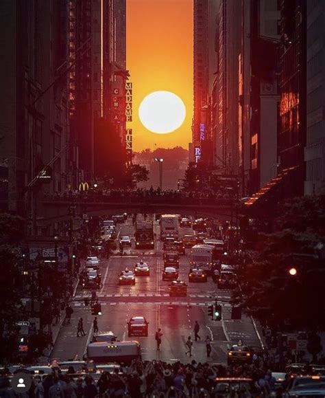 Manhattanhenge El Cautivamente Momento En El Que El Sol Se Alinea Con