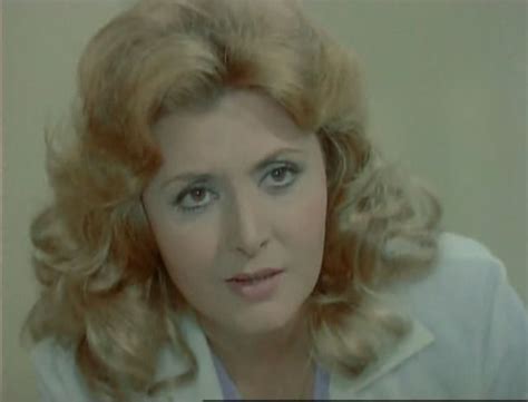 قدمت العديد من الأفلام السينمائية والمسلسلات وعملت كمذيعة ومقدمة برامج في الستينيات. ليلى طاهر: الفن وراء طلاقي من أزواجي الخمسة - حوار