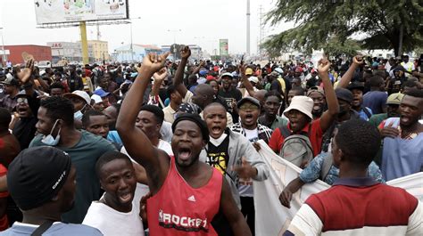 Polícia Angolana Dispersa Marcha Contra Subida Dos Combustíveis Em Luanda Observador