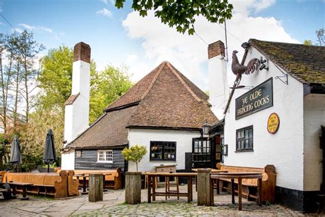 St Albans England S Oldest Pub Ye Olde Fighting Cocks Closes Watford