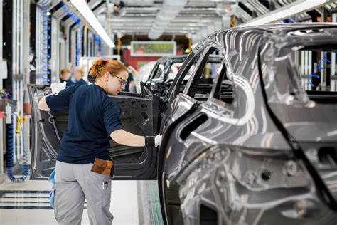 Daimler kündigt Kurzarbeit an