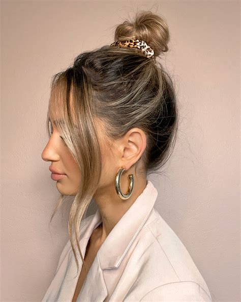 How To Wear It 3 Chic Scrunchie Hairstyles Fashion Blog