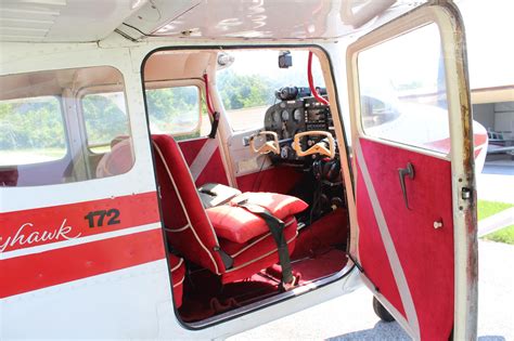 N6907x 1961 Cessna 172 Skyhawk On