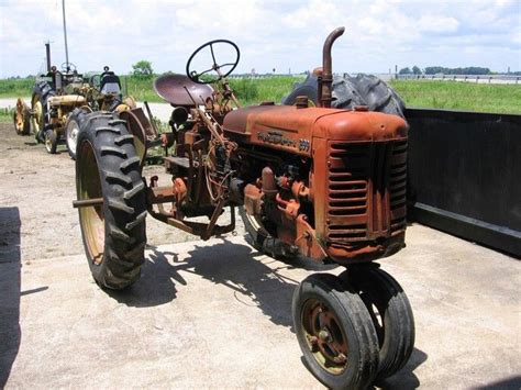 200 Farmall Farmall Tractors Farmall Old Farm Equipment