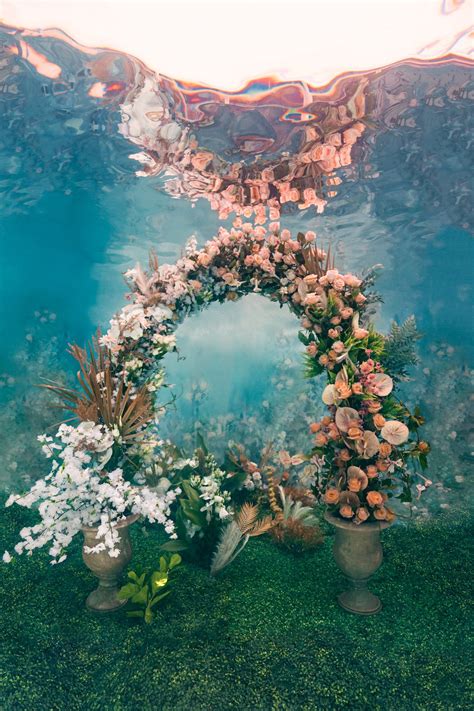 Mayesh Design Star Underwater Floral Garden