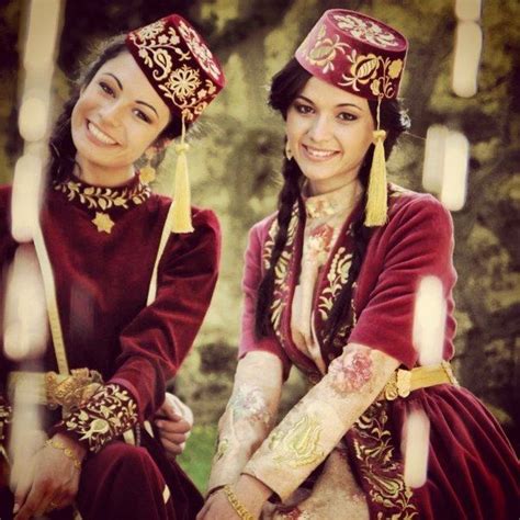 Beautiful Crimean Tatar национальный костюм Одежда Орнаменты и Танцевальные костюмы