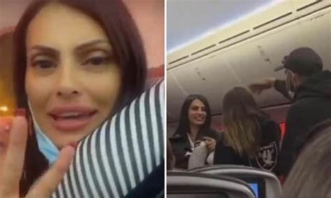 Moment An Entire Jetstar Plane Erupts Into Cheers And Applause As An Unruly Aussie Tourist Is