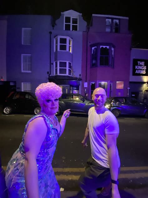Glenn Scott On Twitter A Drag Queen And A Gay Successfully Helping Two Lesbians Out Of A Tight